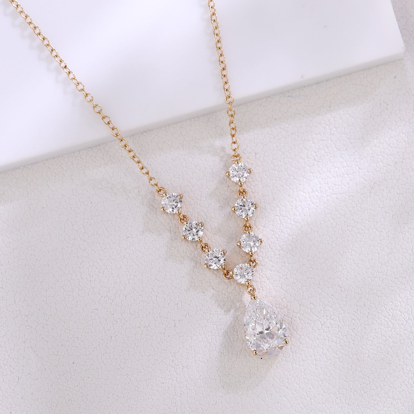 1ct Pear-Shaped Lab-Grown Diamond Necklace 1克拉水滴培育钻石项链