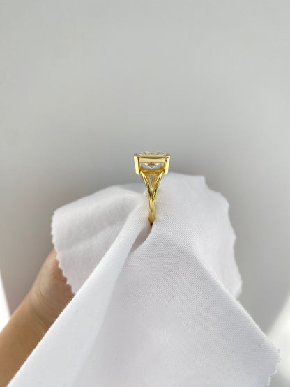 Radiant Cut 5 Carat Ring 雷迪恩切割5克拉戒指