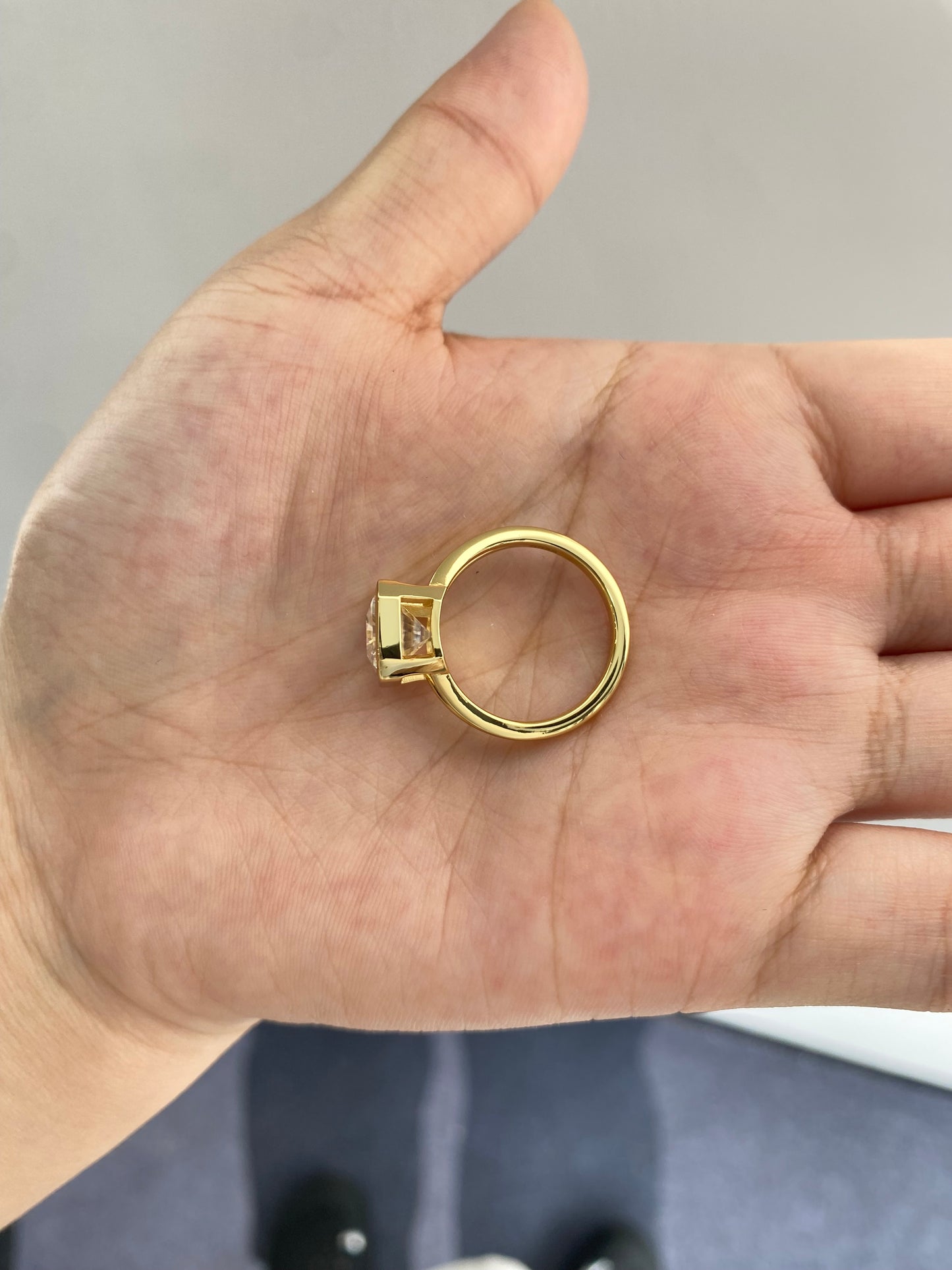 Radiant Cut 5 Carat Ring 雷迪恩切割5克拉戒指