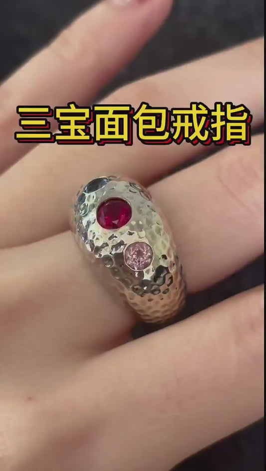 Three-Tone Gemstone Dome Ring
三彩宝石馒头戒指