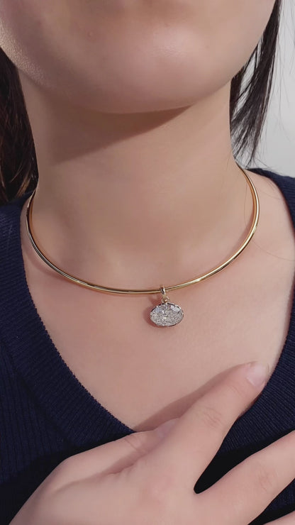 1ct pear-shaped lab-grown diamond pendant + choker  一克拉鸽子蛋形培育钻吊坠＋项圈